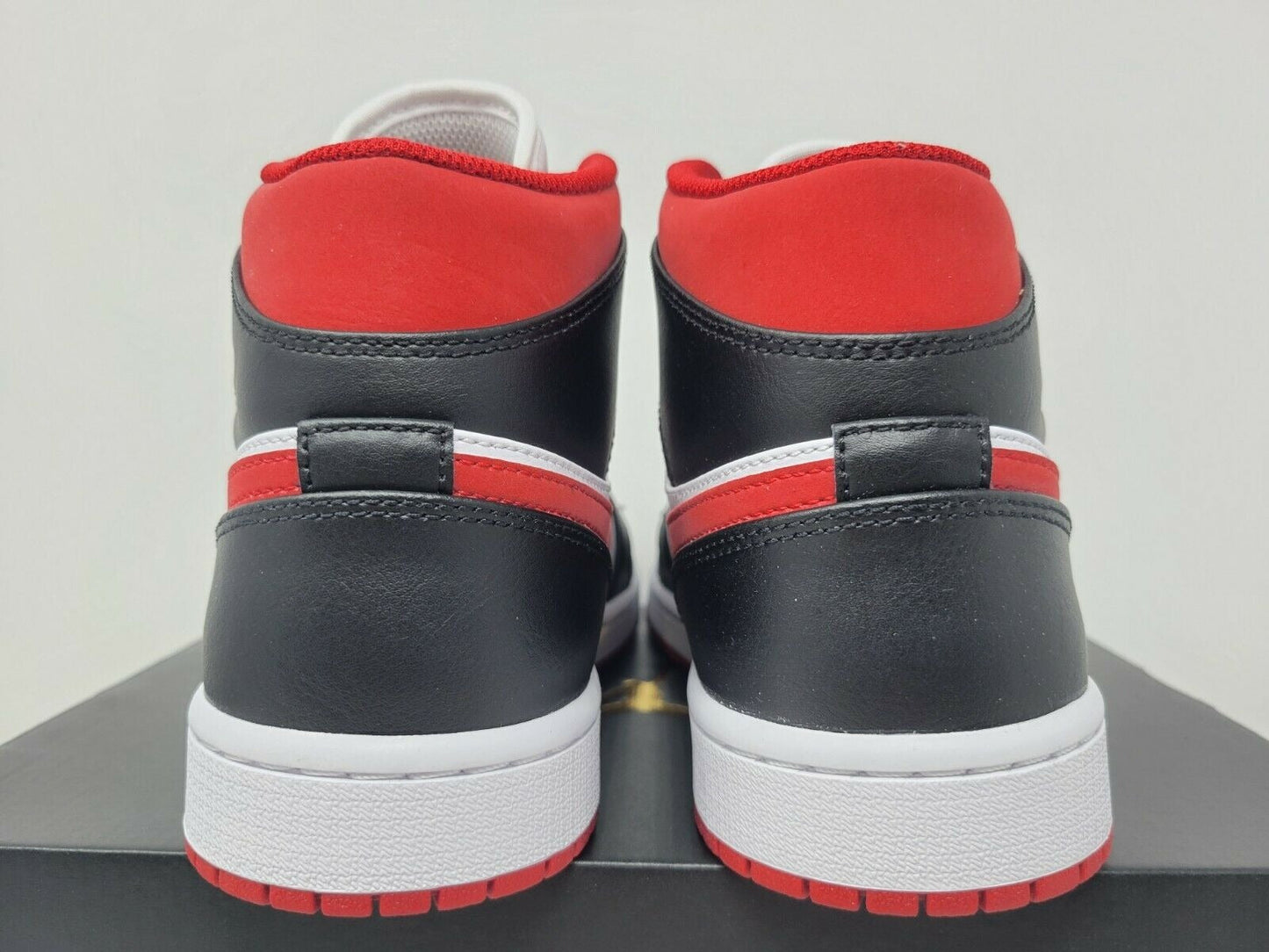 Air Jordan 1 Mid 'Metallic Red'