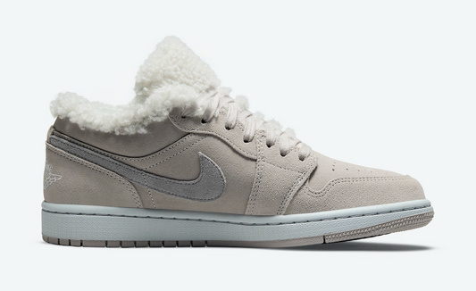 Jordan 1 Low SE Sherpa Fleece (W)