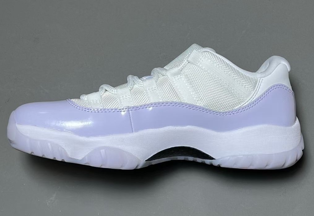 Jordan 11 Retro Low Pure Violet (W)