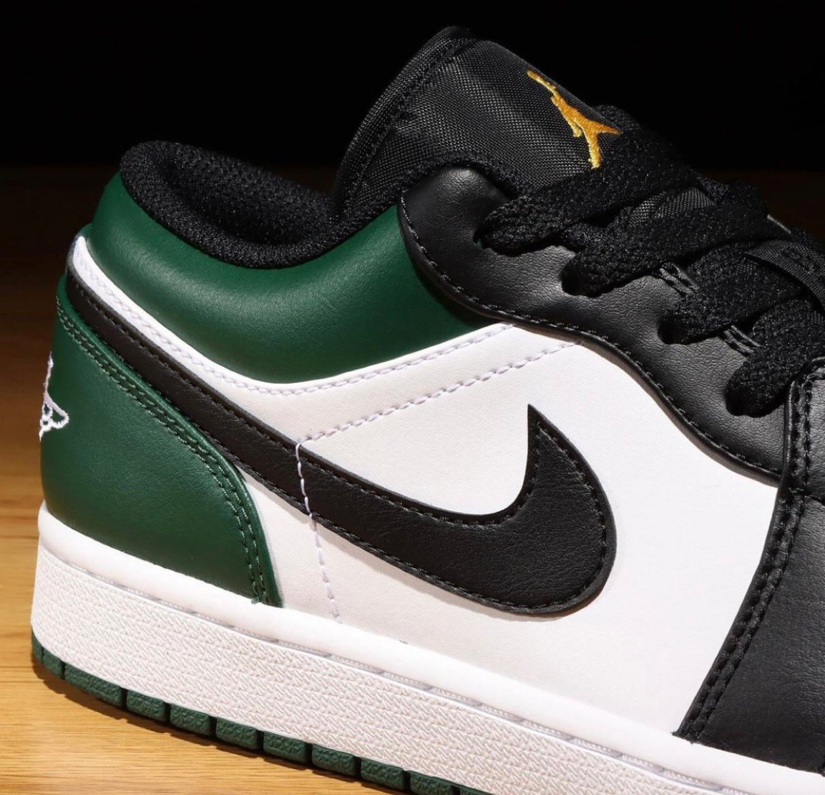 Jordan 1 Low Green Toe