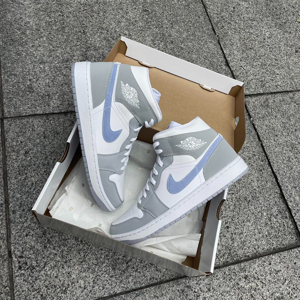 Jordan 1 Mid Wolf Grey Aluminum (Wmns)