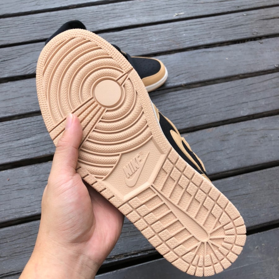 Jordan 1 Retro High OG Heirloom